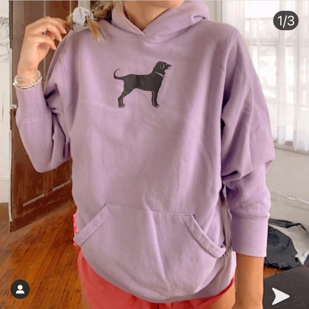 Black dog sweatshirt